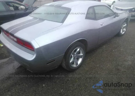 2014 Dodge Challenger Sxt z USA, uszkodzony, nr VIN 2C3CDYAG6EH149645